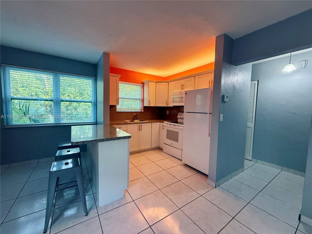 1301 N 12th Ct, Unit 4B, Hollywood, FL 33019 Photo