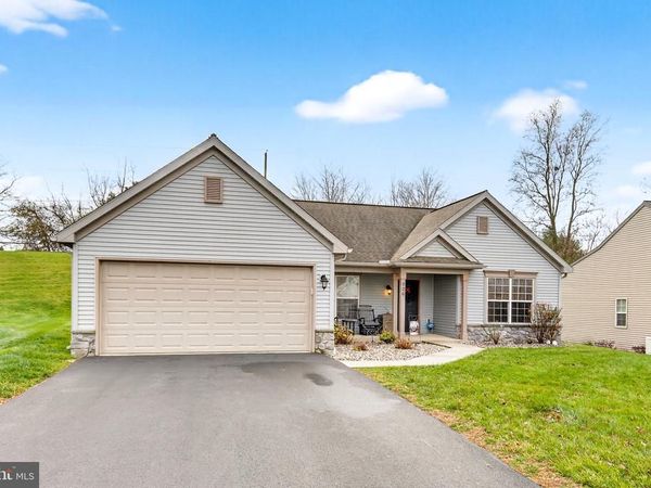 926 SWEETBAY LANE, LEBANON, PA 17046