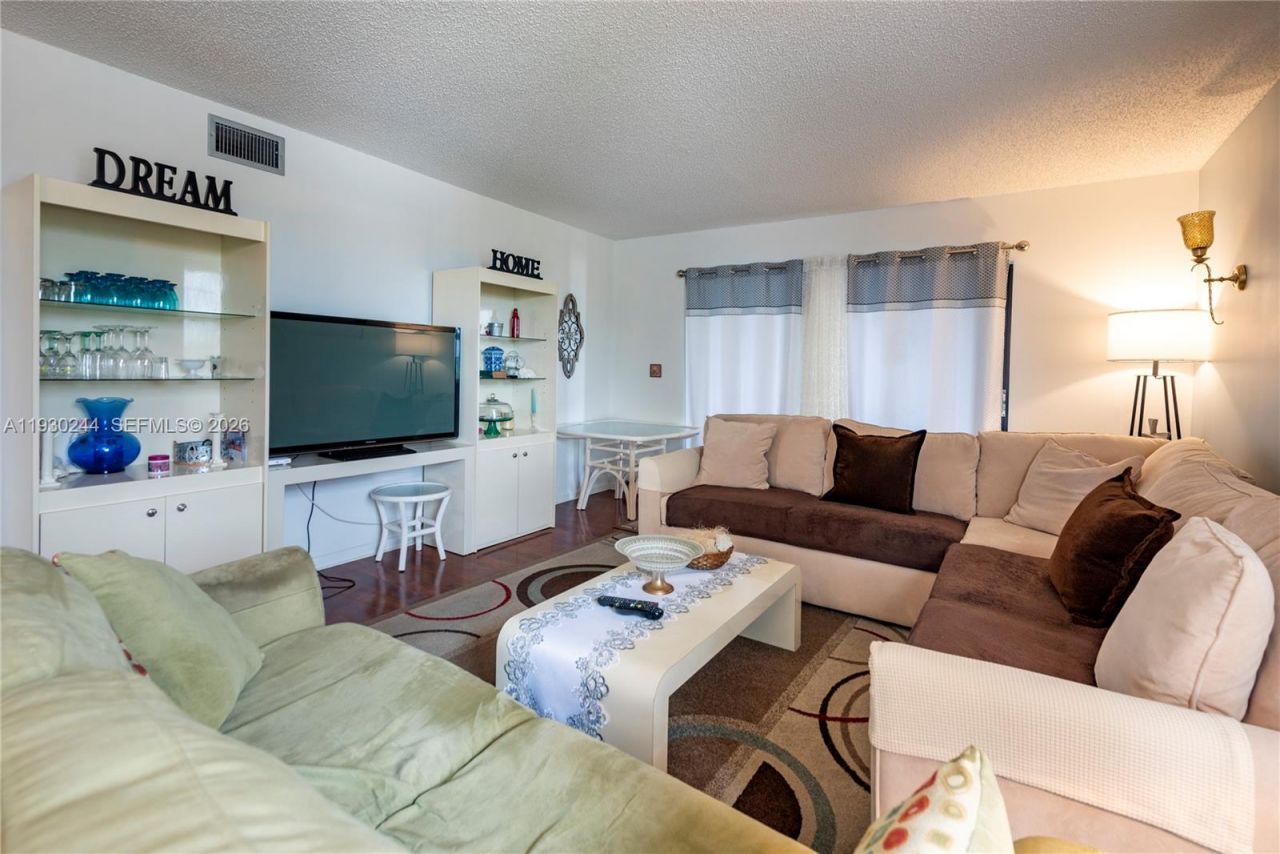 4940 E Sabal Palm Blvd, Unit 414, Tamarac, FL 33319 Photo