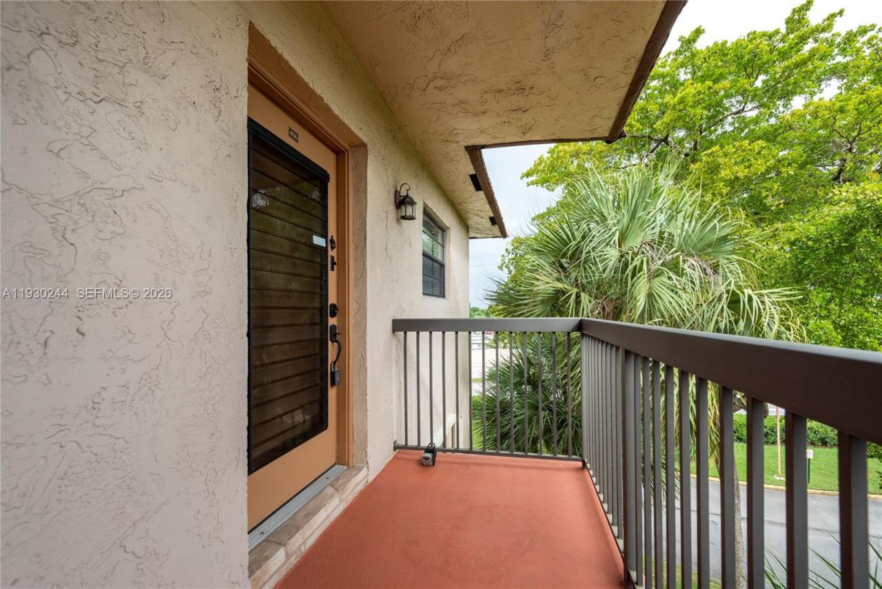 4940 E Sabal Palm Blvd, Unit 414, Tamarac, FL 33319 Photo