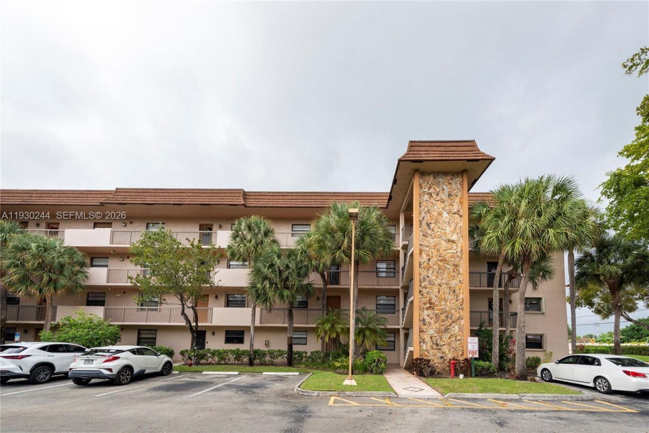4940 E Sabal Palm Blvd, Unit 414, Tamarac, FL 33319 Photo