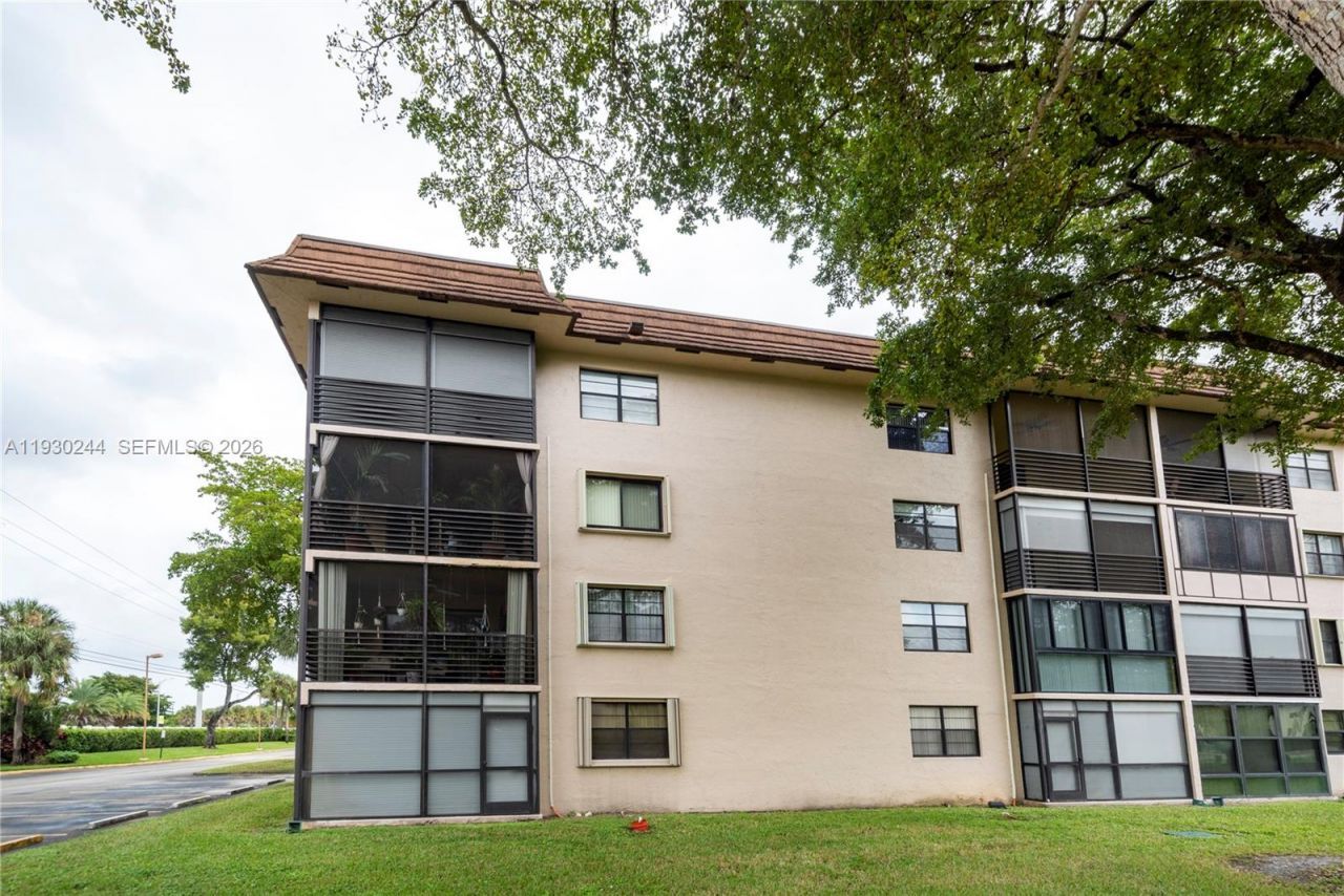 4940 E Sabal Palm Blvd, Unit 414, Tamarac, FL 33319 Photo