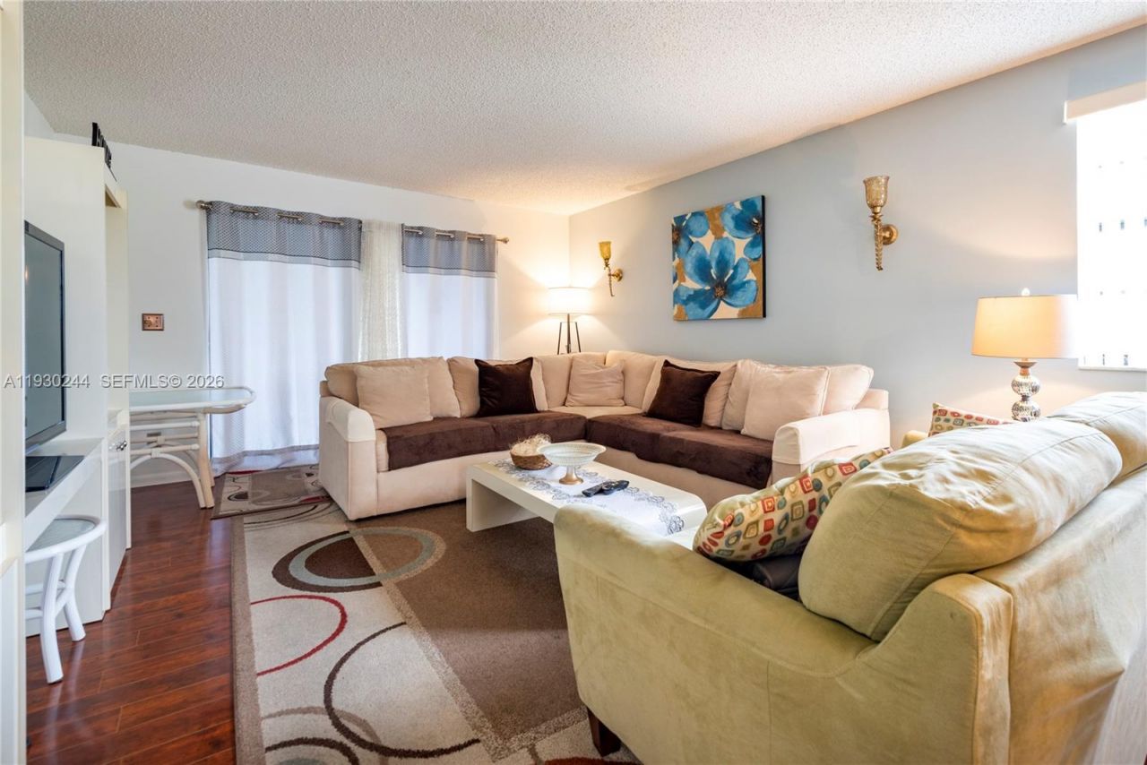 4940 E Sabal Palm Blvd, Unit 414, Tamarac, FL 33319 Photo