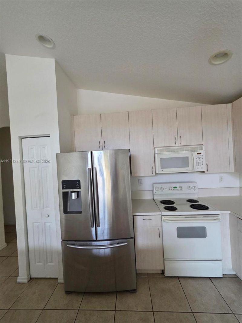 1885 SE 13th St, Homestead, FL 33035 Photo
