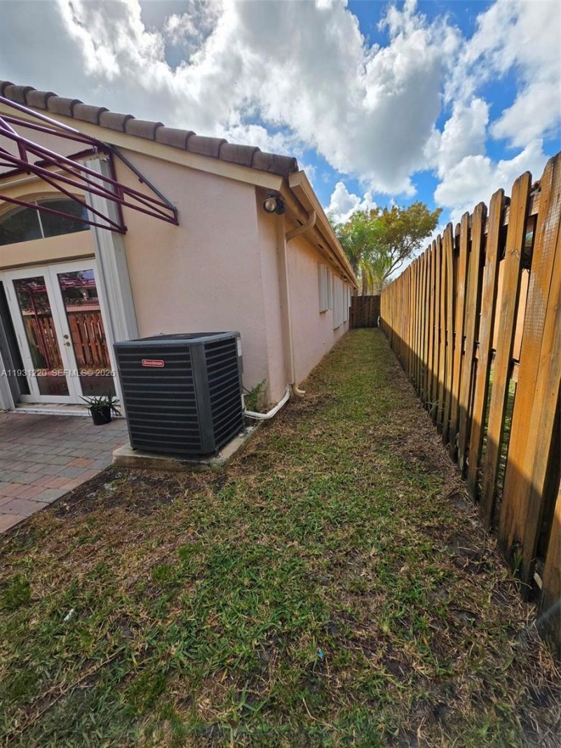 1885 SE 13th St, Homestead, FL 33035 Photo