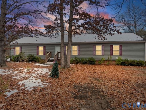 9174 Howardsville Road, Howardsville, VA 24562