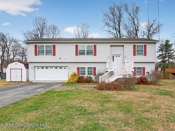 15 Wright Avenue, Hyde Park, NY 12538