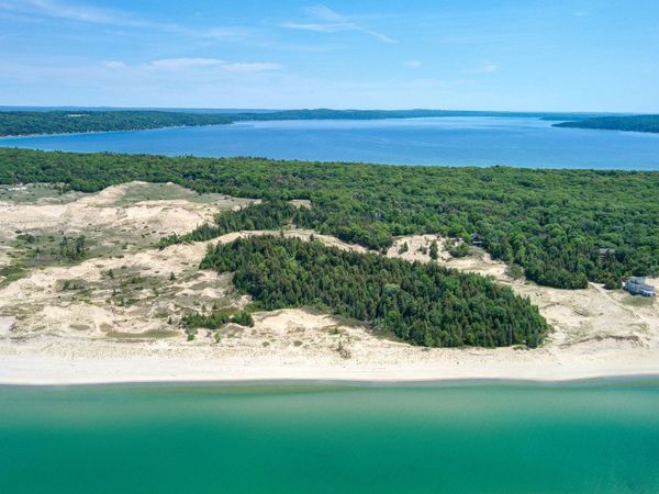 3312 Old State Road, Frankfort, MI 49635