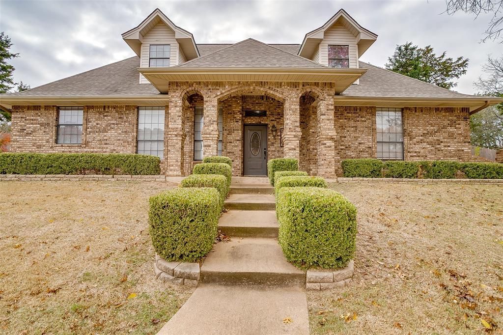 1918 Woodland Hills Lane, Weatherford, TX 76087 Main Photo