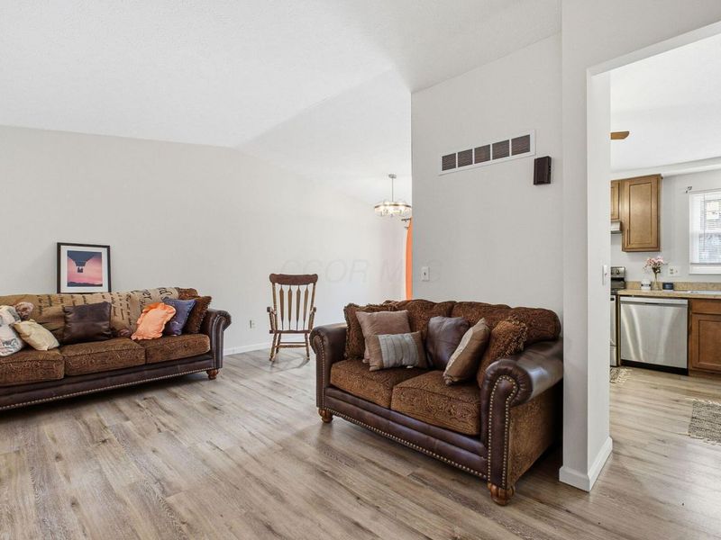 5226 Spring Beauty Court, Columbus, OH 43230 Photo 9