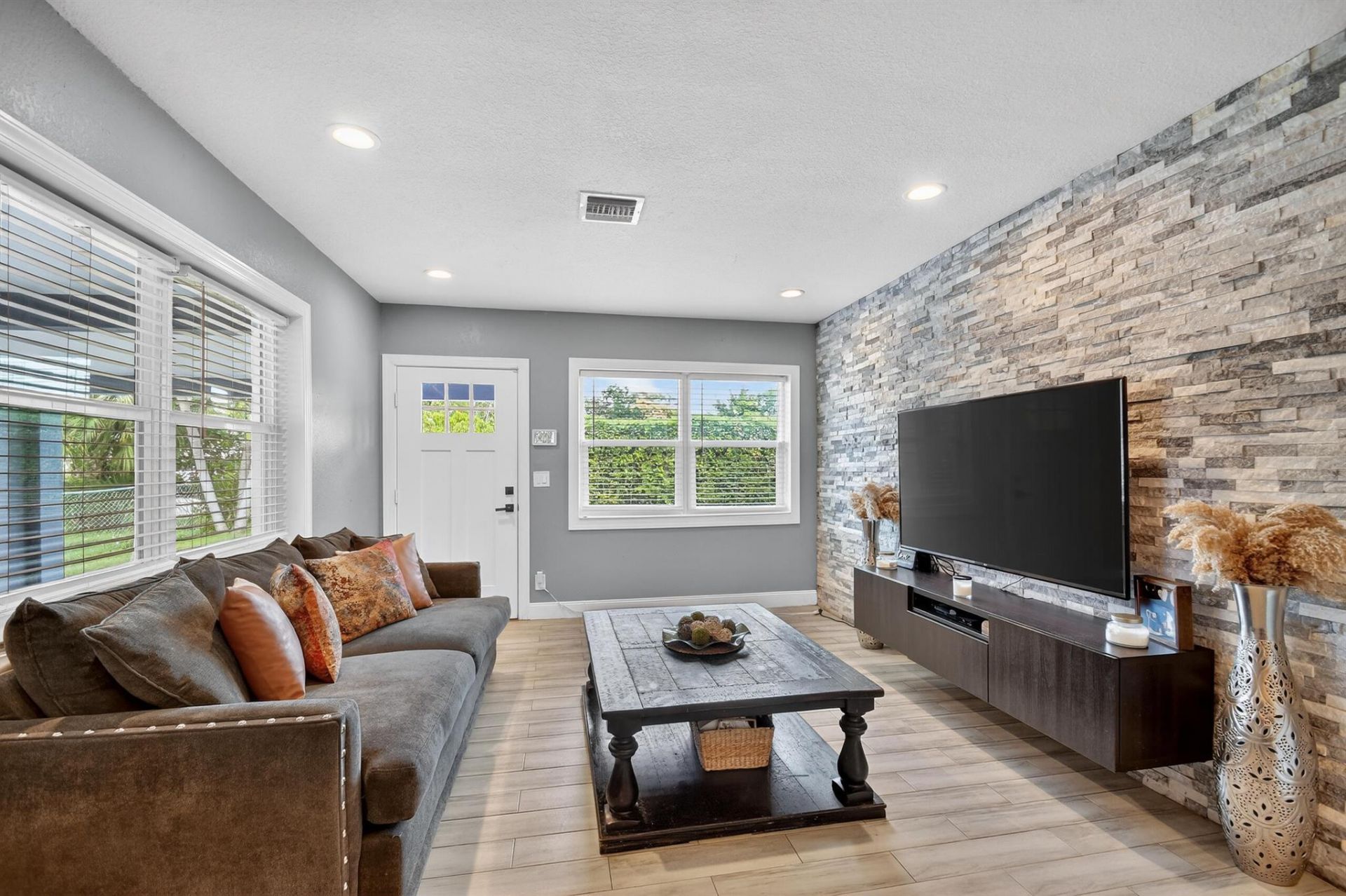 814 44th Street, West Palm Beach, FL 33407 Photo