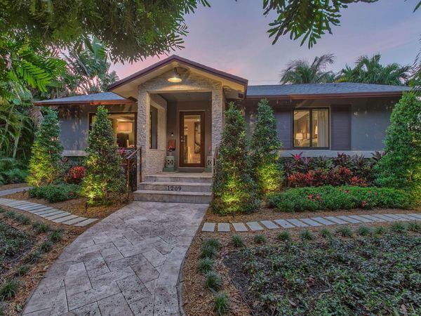 1209 N Lakeside Drive, Lake Worth Beach, FL 33460