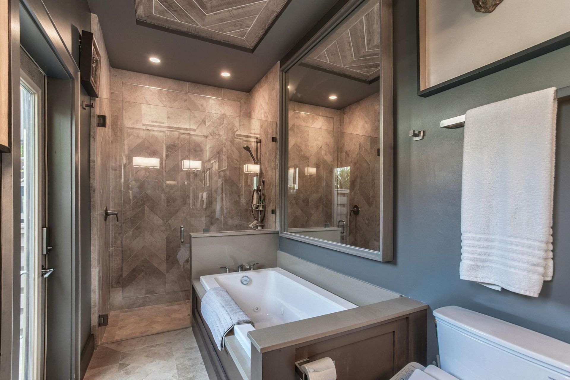 1209 N Lakeside Drive, Lake Worth Beach, FL 33460 Photo