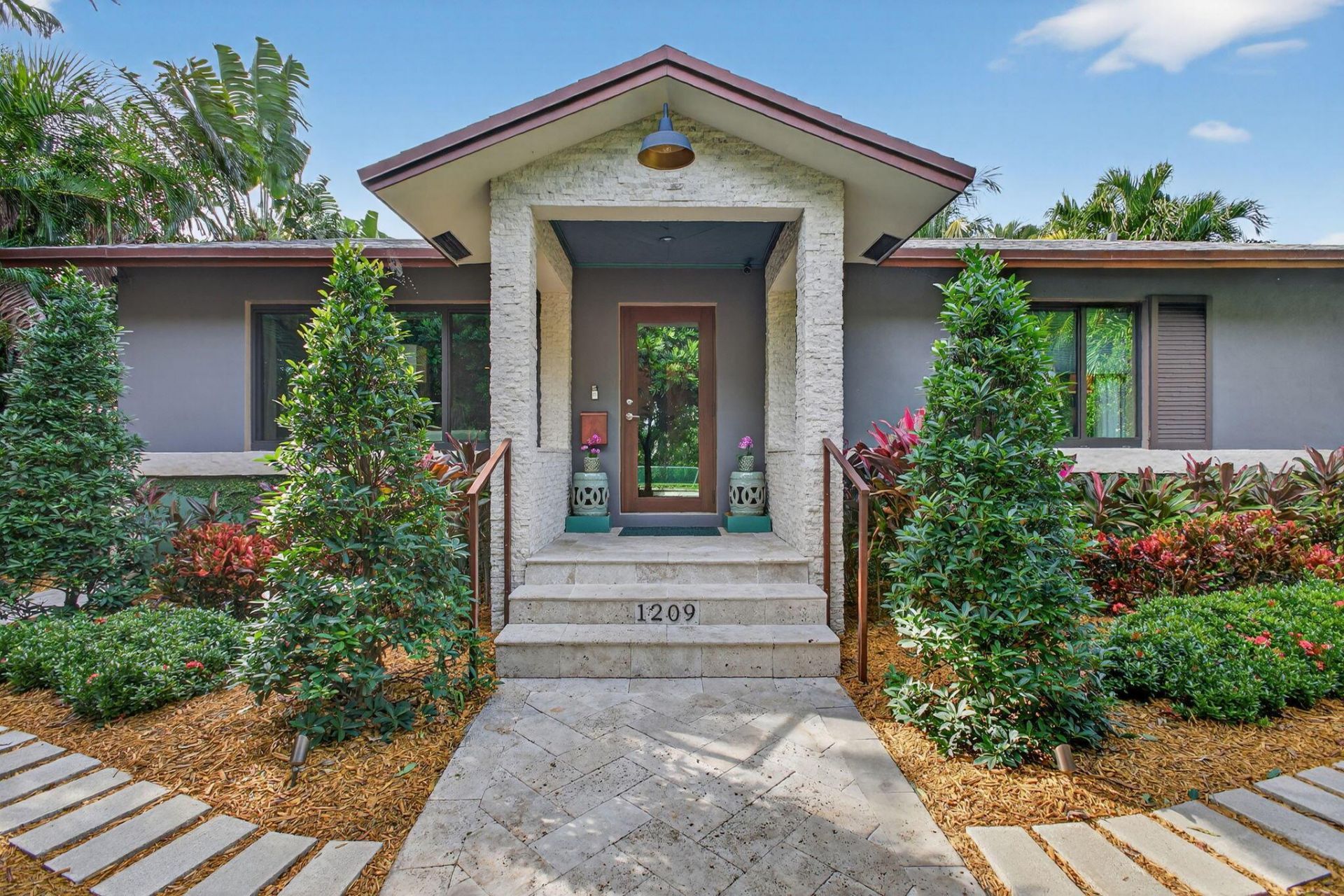 1209 N Lakeside Drive, Lake Worth Beach, FL 33460 Photo