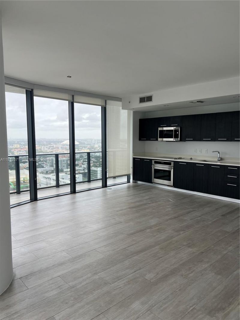 55 SW 9th St, Unit 3406, Miami, FL 33130 Photo