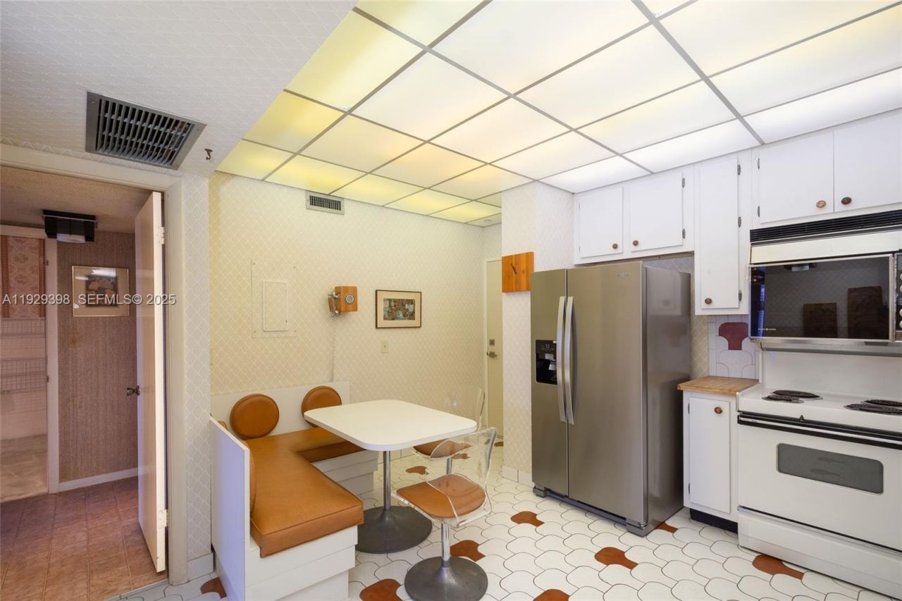 2851 NE 183rd St , Unit 2211 E, Aventura, FL 33160 Photo