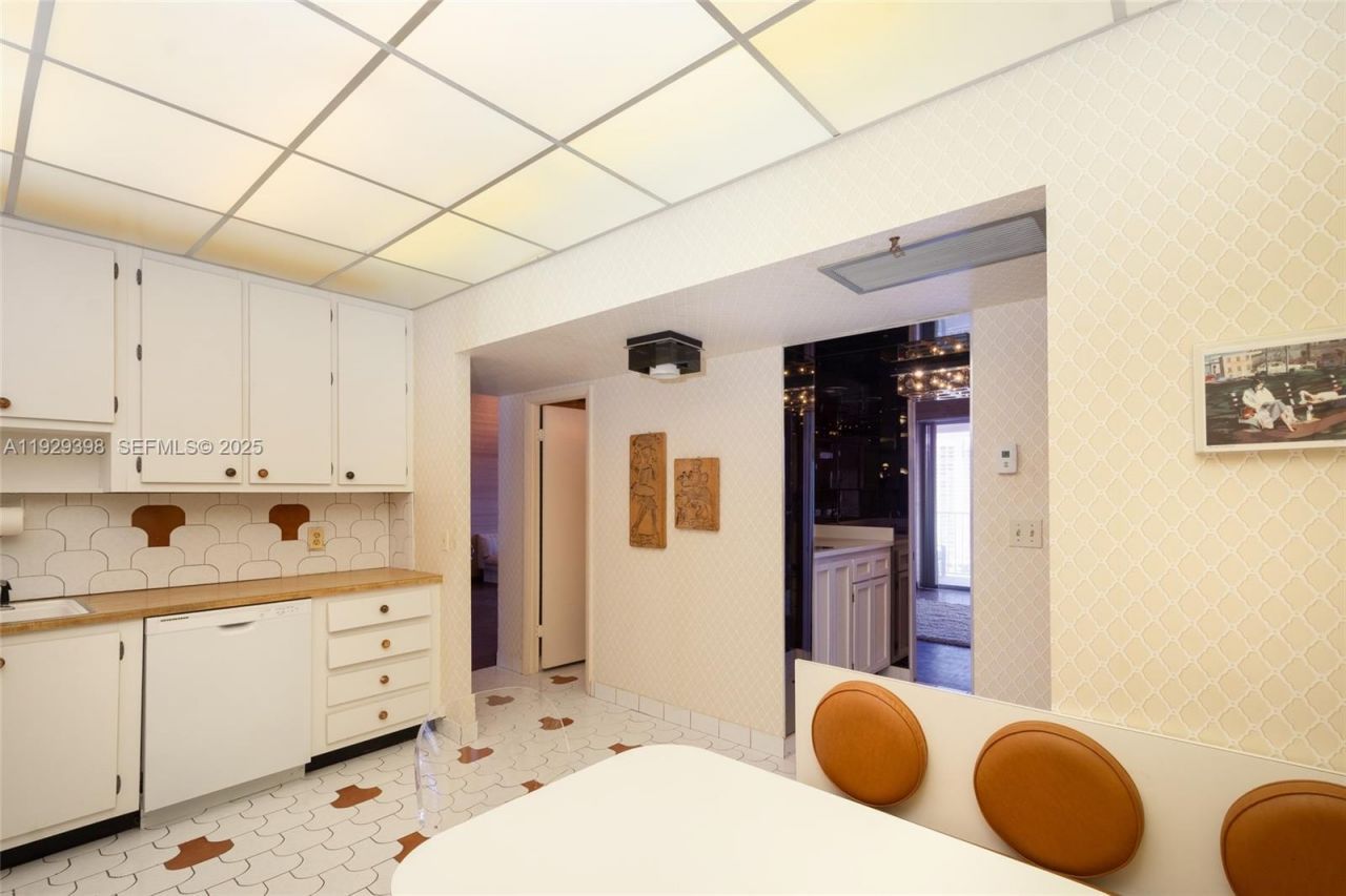 2851 NE 183rd St , Unit 2211 E, Aventura, FL 33160 Photo