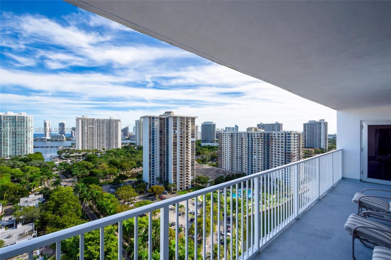 2851 NE 183rd St , Unit 2211 E, Aventura, FL 33160 Photo