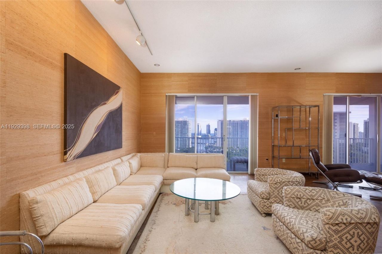 2851 NE 183rd St , Unit 2211 E, Aventura, FL 33160 Photo