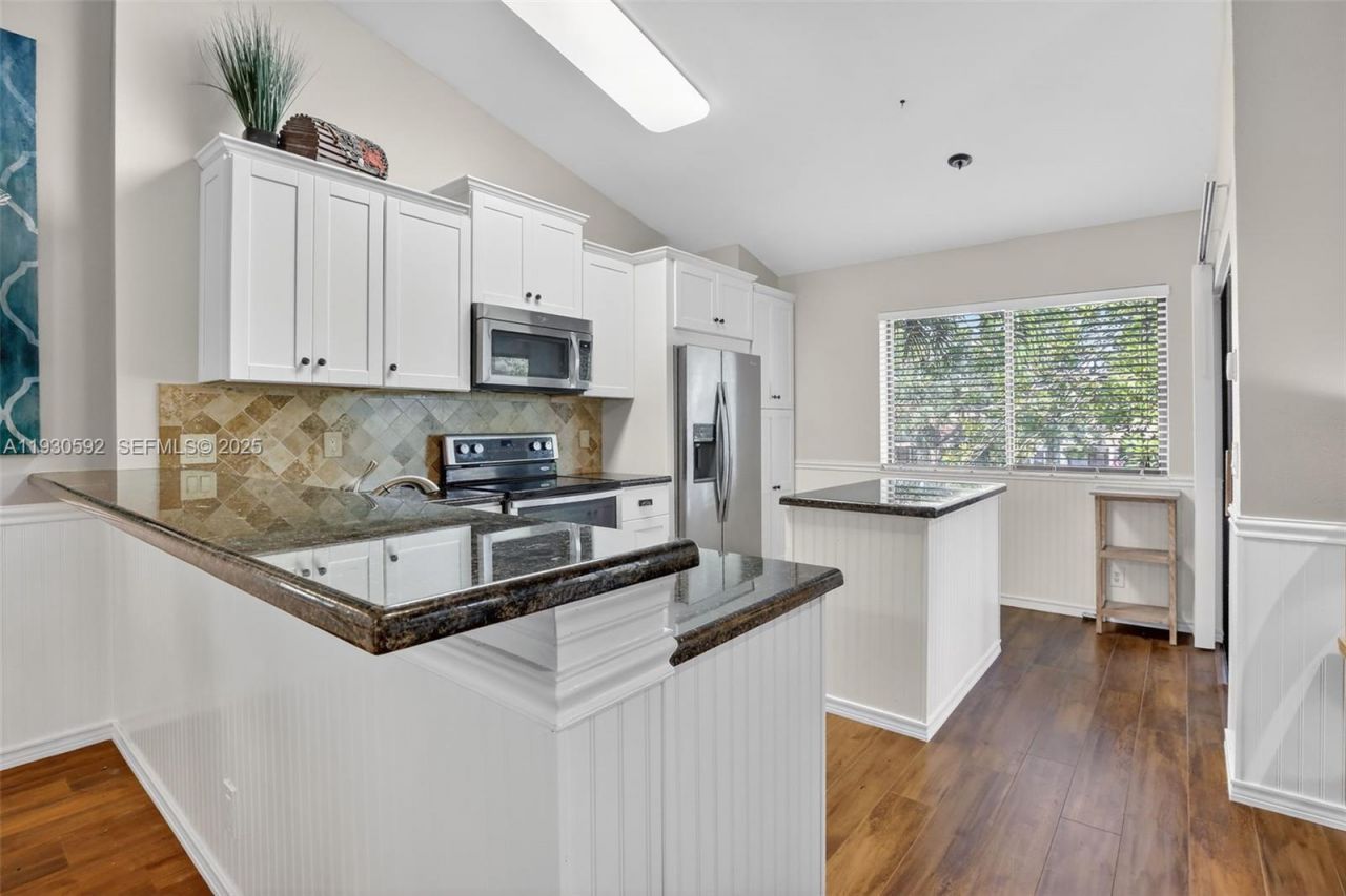 10553 NW 10th Ct, Unit D-140, Plantation, FL 33322 Photo