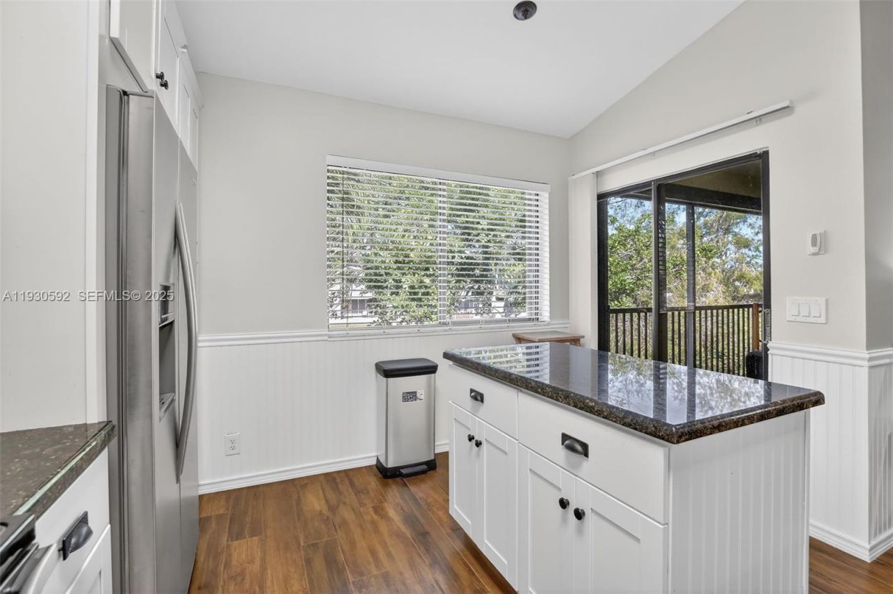 10553 NW 10th Ct, Unit D-140, Plantation, FL 33322 Photo