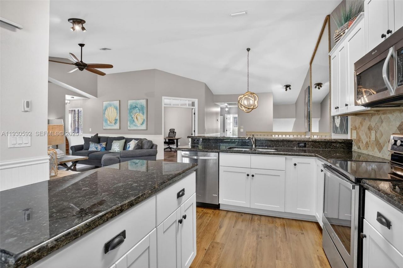 10553 NW 10th Ct, Unit D-140, Plantation, FL 33322 Photo