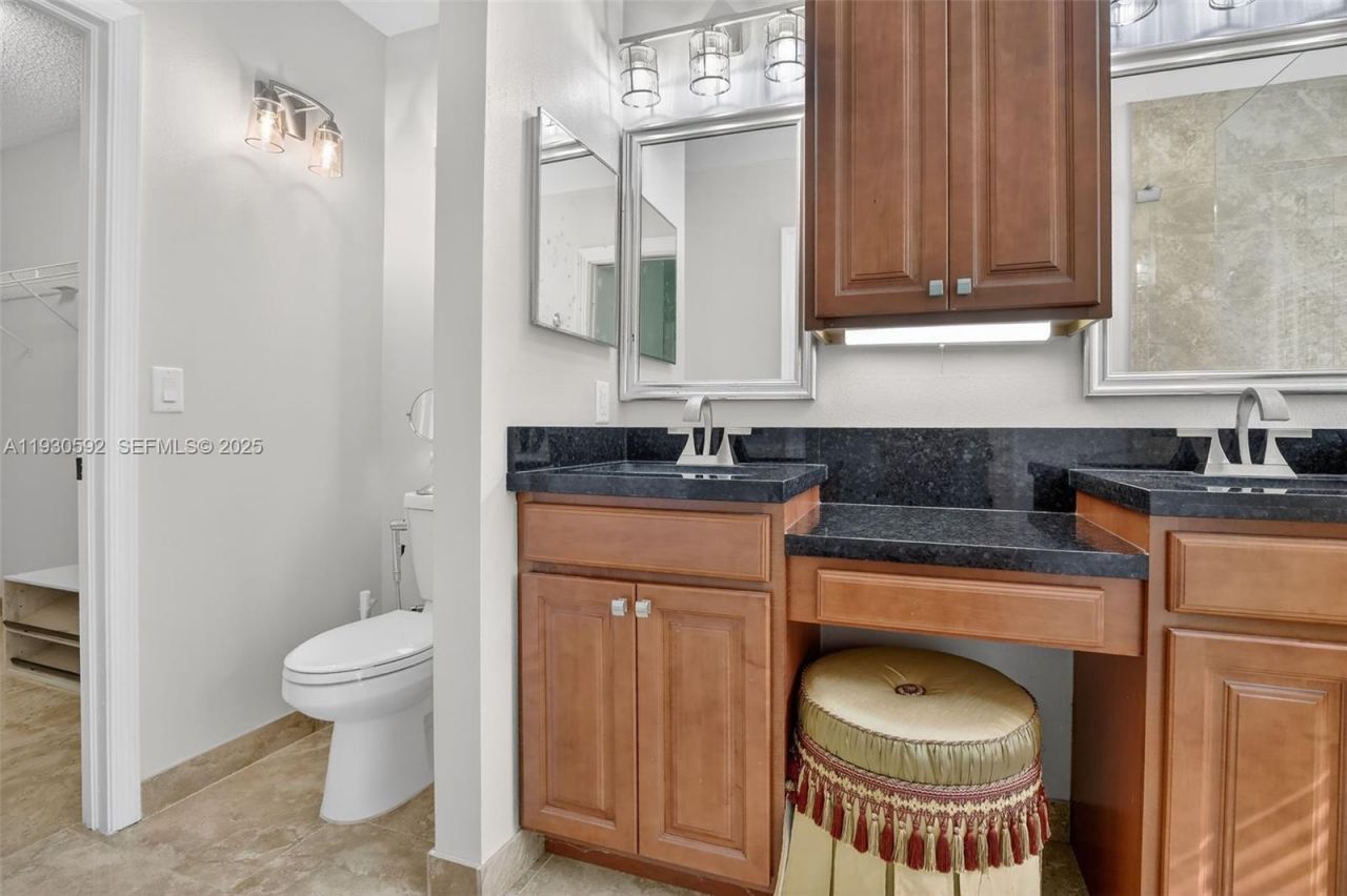 10553 NW 10th Ct, Unit D-140, Plantation, FL 33322 Photo