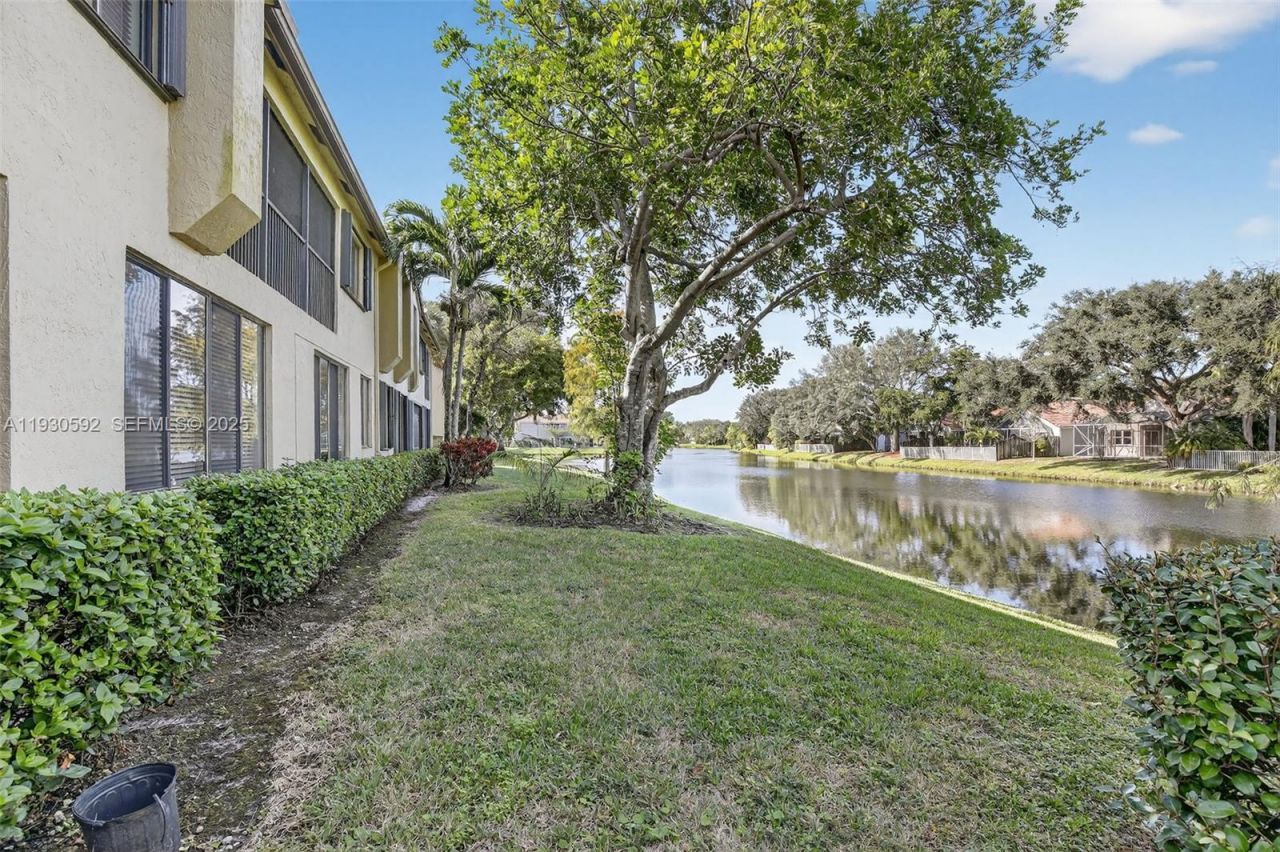 10553 NW 10th Ct, Unit D-140, Plantation, FL 33322 Photo