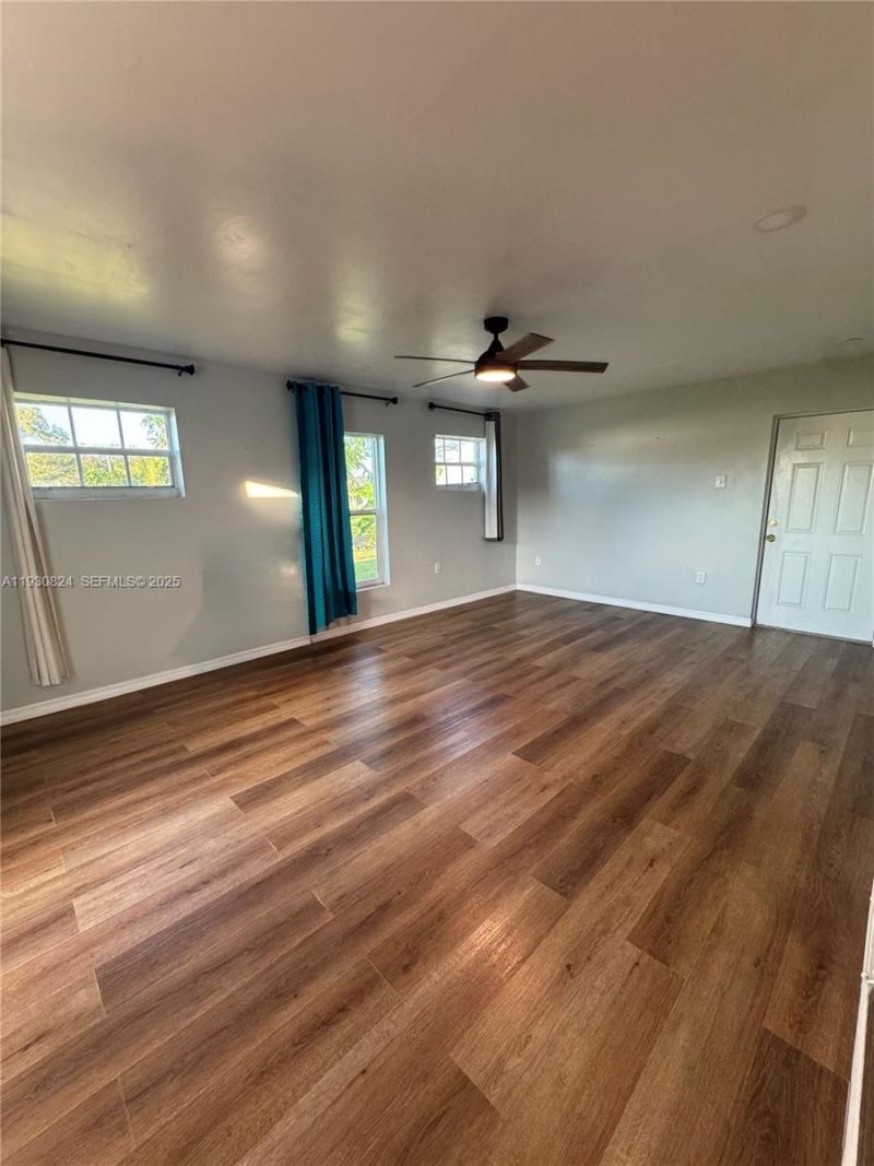 415 SE 4th St, South Bay, FL 33493 Photo