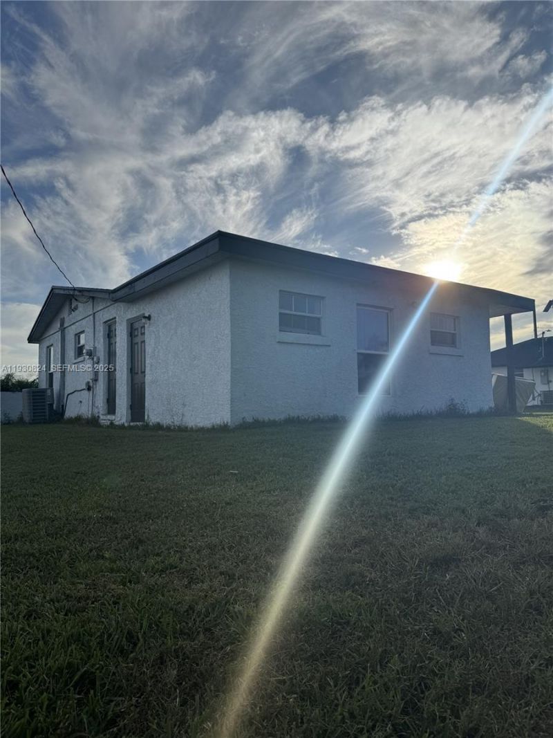 415 SE 4th St, South Bay, FL 33493 Photo