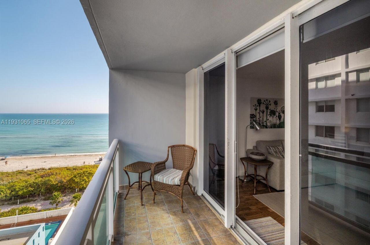 6917 Collins Ave, Unit 1008, Miami Beach, FL 33141 Photo