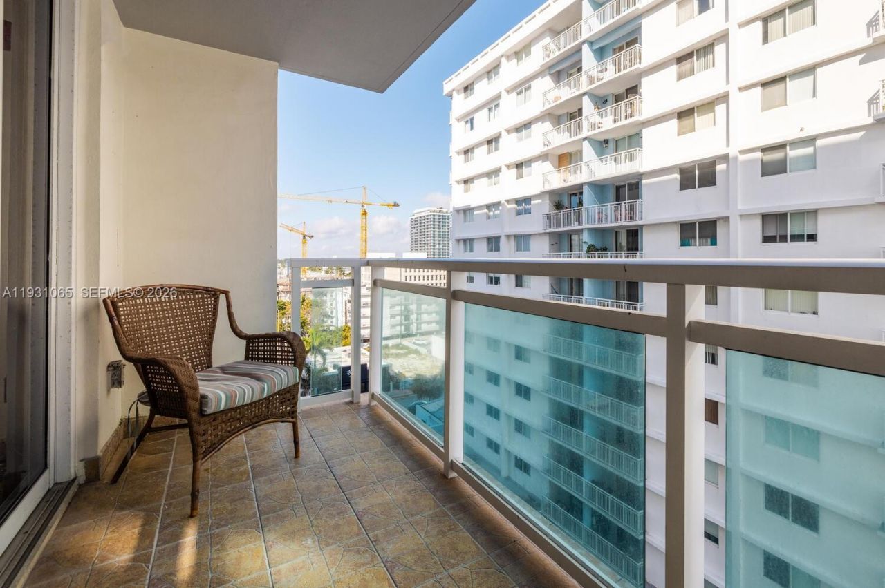 6917 Collins Ave, Unit 1008, Miami Beach, FL 33141 Photo