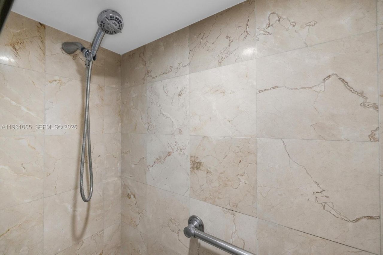 6917 Collins Ave, Unit 1008, Miami Beach, FL 33141 Photo