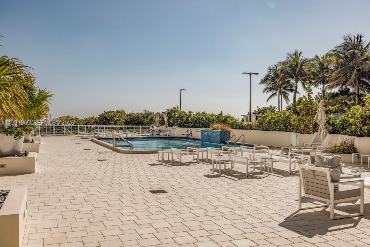 6917 Collins Ave, Unit 1008, Miami Beach, FL 33141 Photo