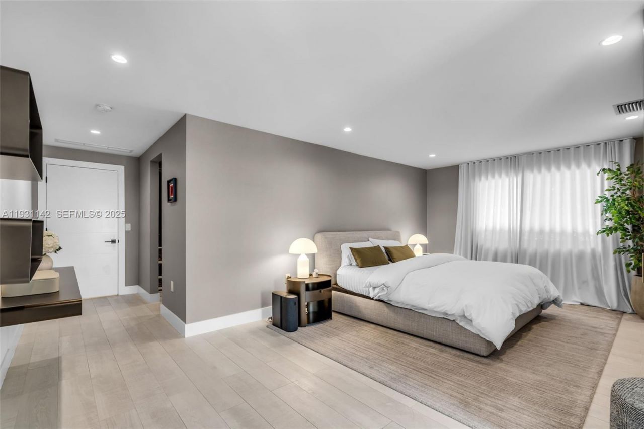 490 NE 91st St, Miami Shores, FL 33138 Photo