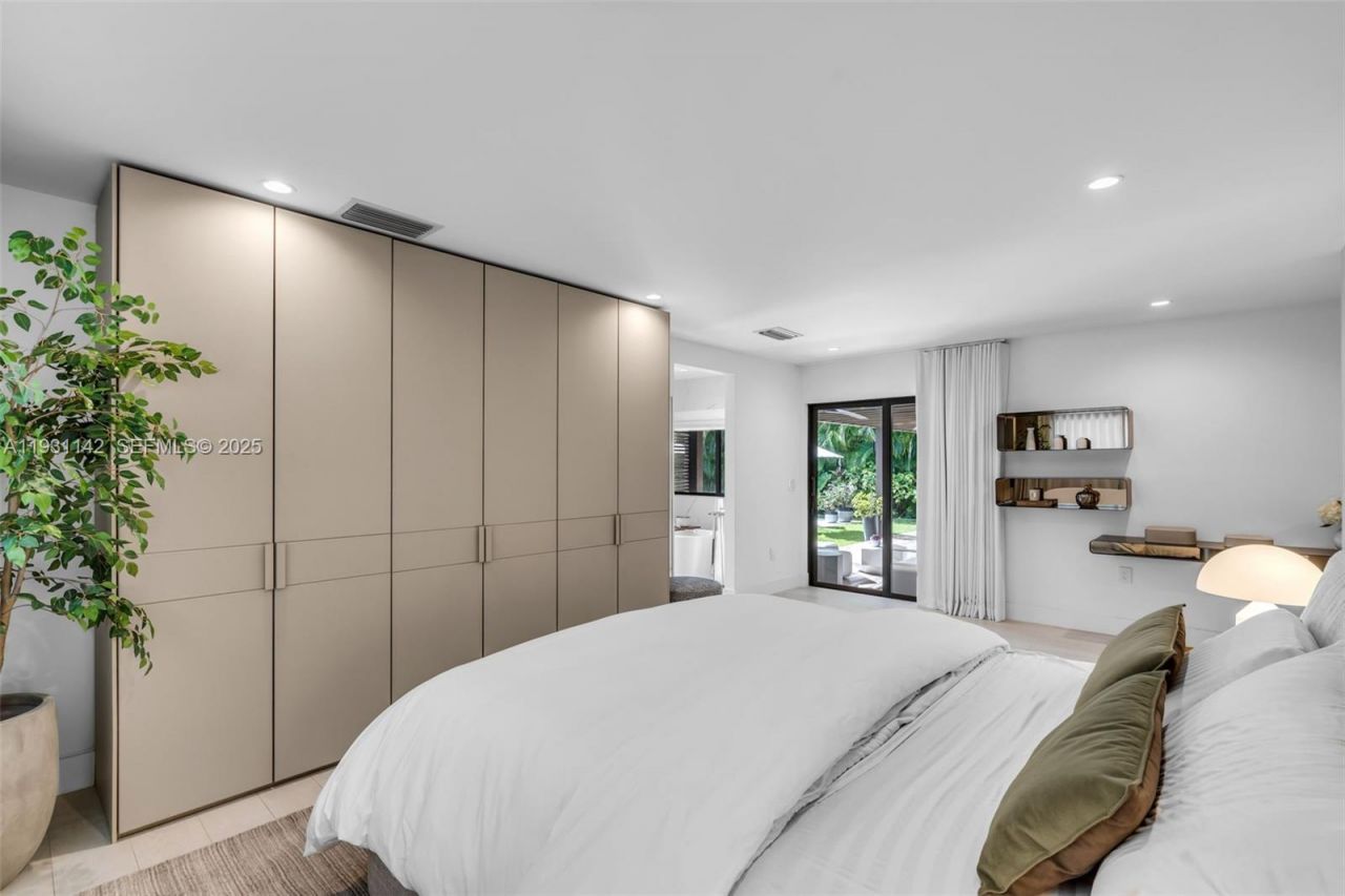 490 NE 91st St, Miami Shores, FL 33138 Photo