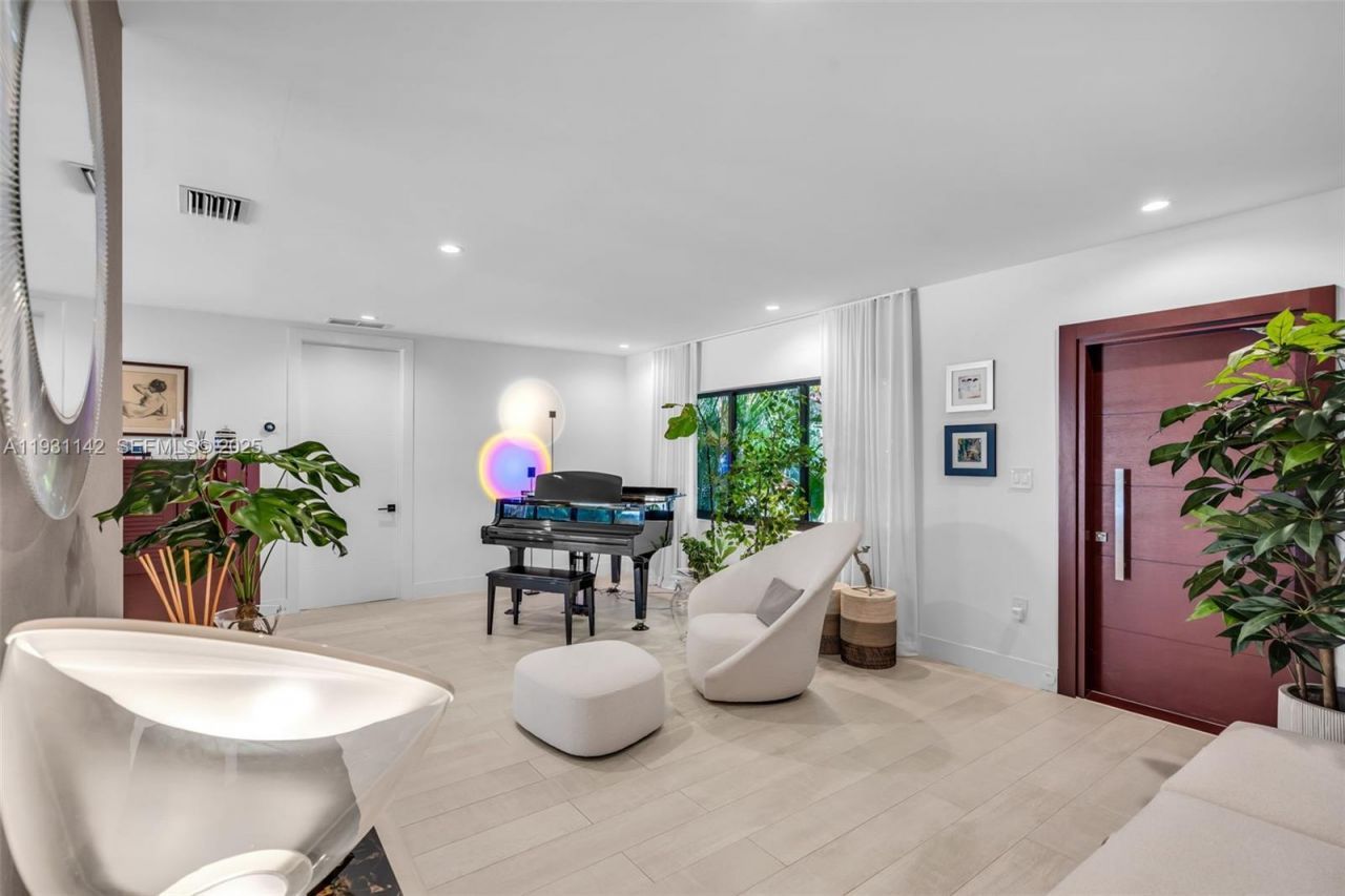 490 NE 91st St, Miami Shores, FL 33138 Photo