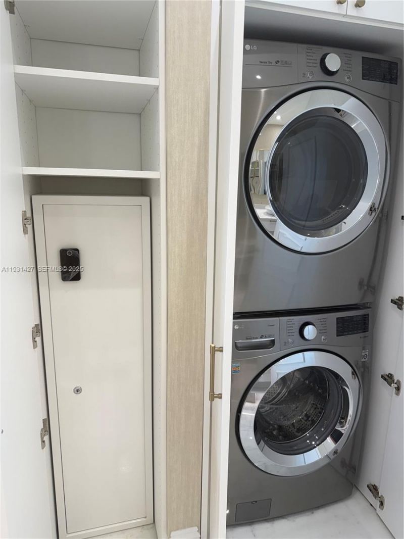 848 Brickell Key Dr, Unit PH4003, Miami, FL 33131 Photo