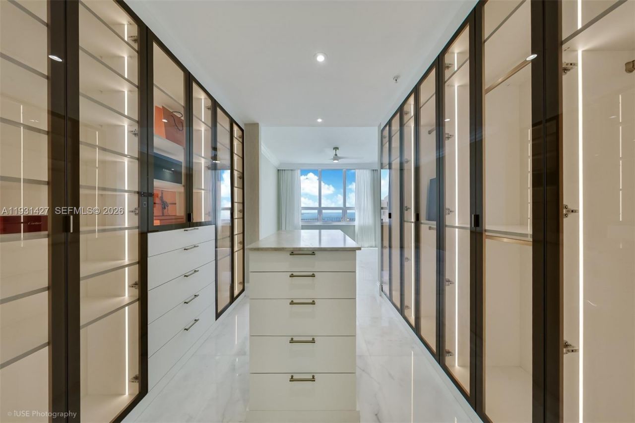 848 Brickell Key Dr, Unit PH4003, Miami, FL 33131 Photo