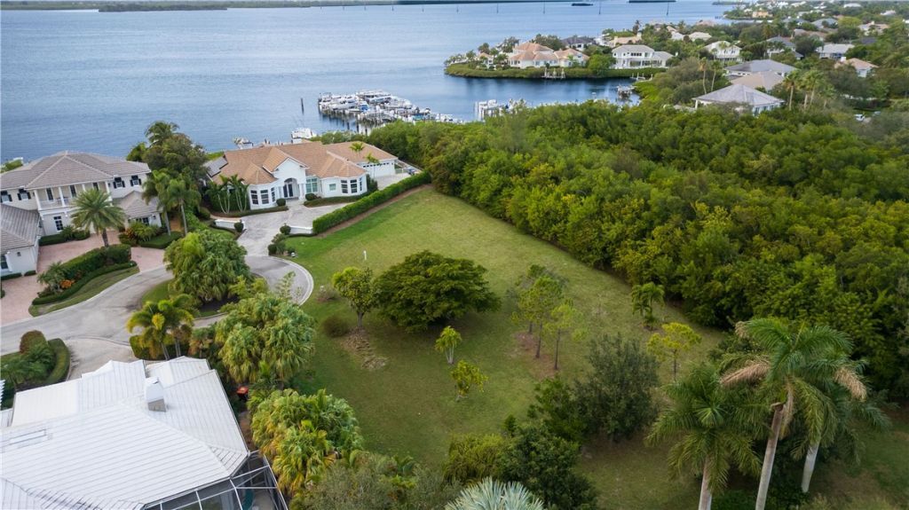 112 Sandpointe Drive, Vero Beach, FL 32963 Photo