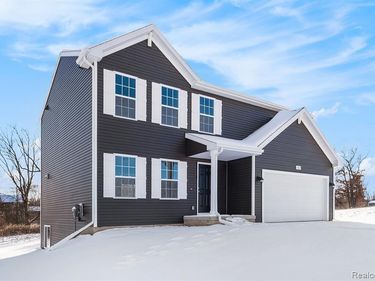 203 Kingsberry Drive, Blissfield Vlg, MI 49228