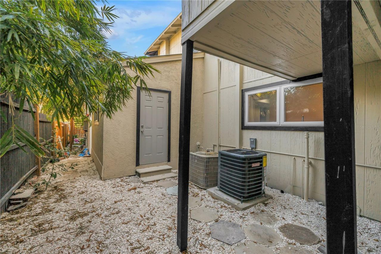 1012 Granville Court N, Saint Petersburg, FL 33701 Photo