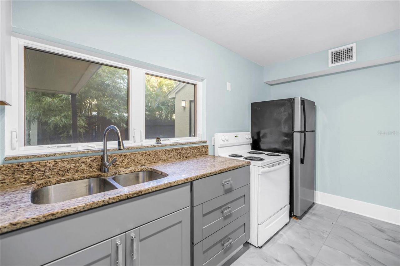 1012 Granville Court N, Saint Petersburg, FL 33701 Photo