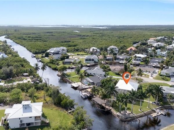 6106 Plumosa AVE, FORT MYERS, FL 33908