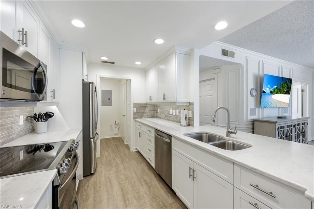 797 Willowbrook Dr, Unit 203, Naples, FL 34108 Photo