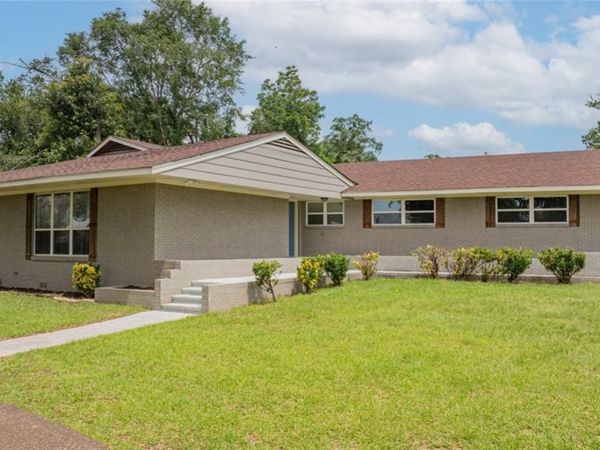 812 E 1st, Hughes Springs, TX 75656