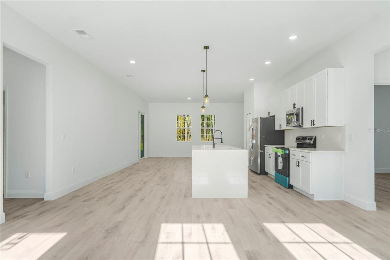 1915 W Linden Drive, Dunnellon, FL 34434 Photo