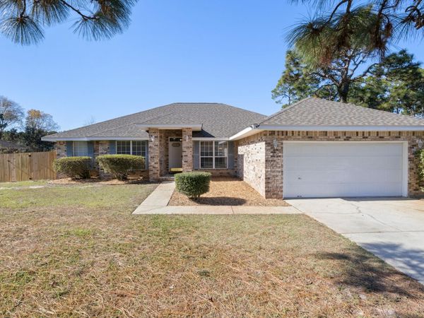2005 Cardinal Lane, Navarre, FL 32566