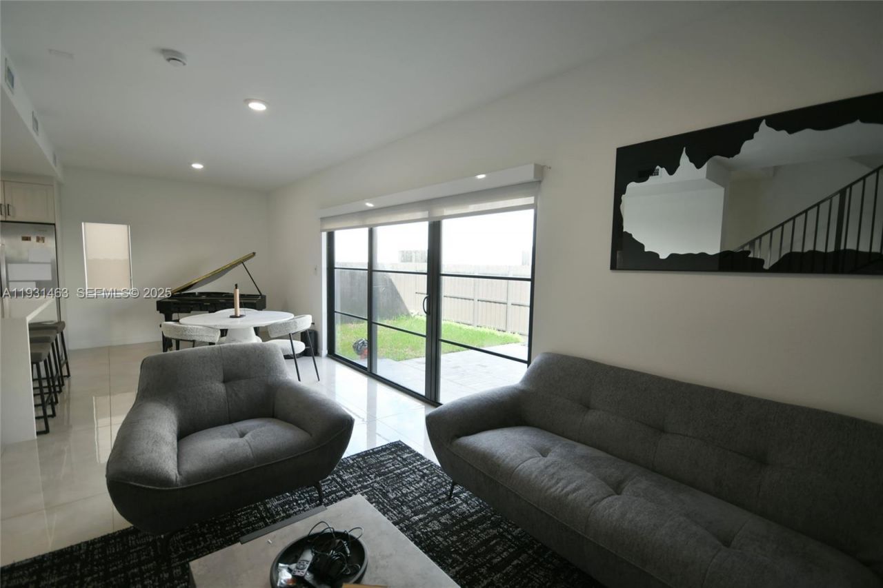 1339 NW 2nd Ln, Florida City, FL 33034 Photo