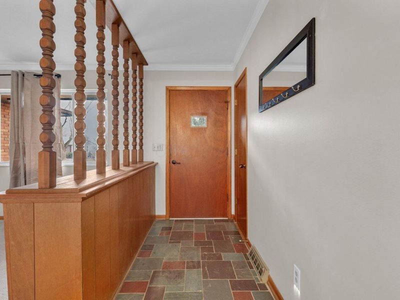 49 S Summit Ridge Road S, Reynoldsburg, OH 43068 Photo 7